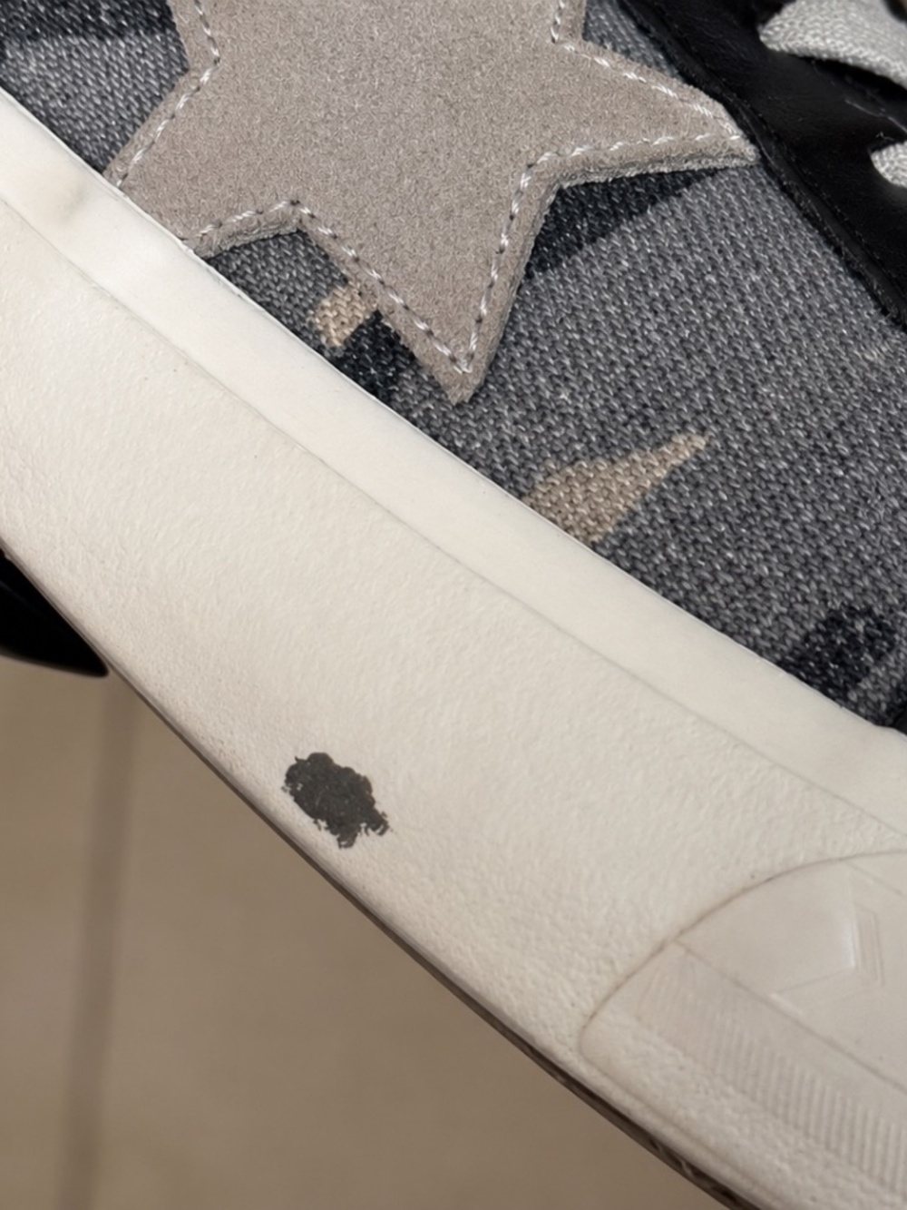 Vintage Havana Gail Camo Star Sneakers, SIZE 10 - Picture 2 of 2
